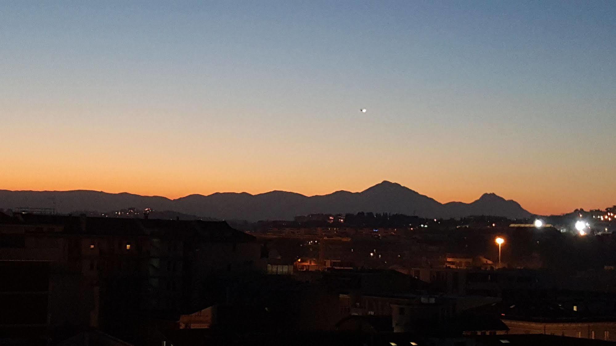 Upper Bed & Breakfast Pescara Bagian luar foto